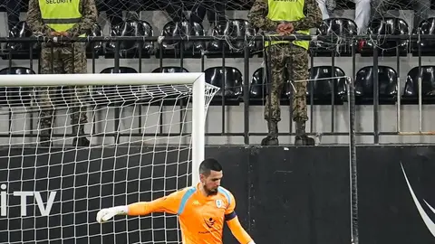 Neftçi qapıçısı Emil Balayev komanda məşqində