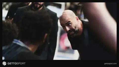 Neftçi basketbol komandasının məşqi və baş məşqçi Vasiliadis