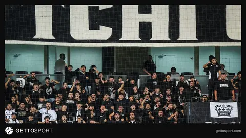 Neftçi və Qarabağ futbolçuları derbi zamanı meydanda