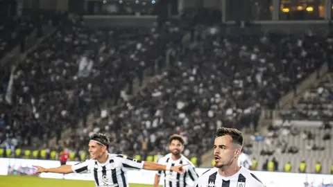 Neftçi və Turan Tovuz futbolçuları oyuna hazırlaşır, stadion görüntüsü