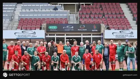 Neftçi və Jalgiris-Vilnüs veteranları Respublika stadionunda oyun zamanı