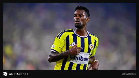 Fenerbahçe formasıyla Nelson Semedo top kontrolü yaparken