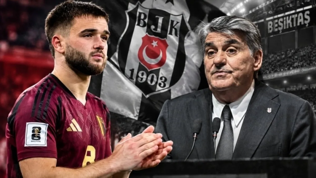 Nicolas Raskin formasıyla saha üzerinde top sürüyor
