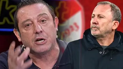 Nihat Kahveci konuşurken mikrofon başında