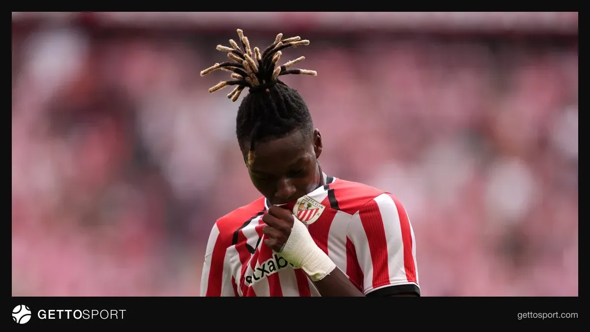 Niko Uilyams Atletik Bilbao forması ilə mətbuat qarşısında