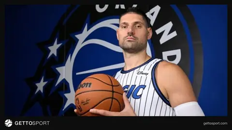 Nikola Vucevic Orlando Magic formasıyla basın toplantısında konuşuyor