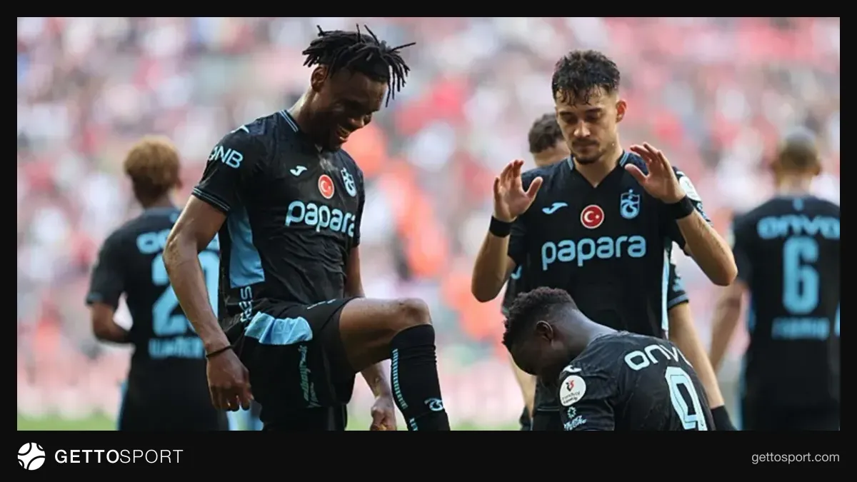 Nwaiwu topu uzaklaştırırken ve gol sevincinde