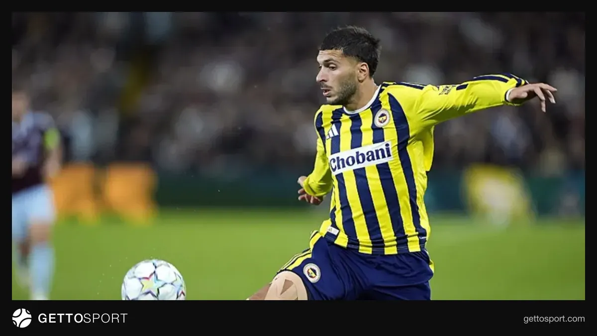 Oğuz Aydın maç sırasında mücadele ederken