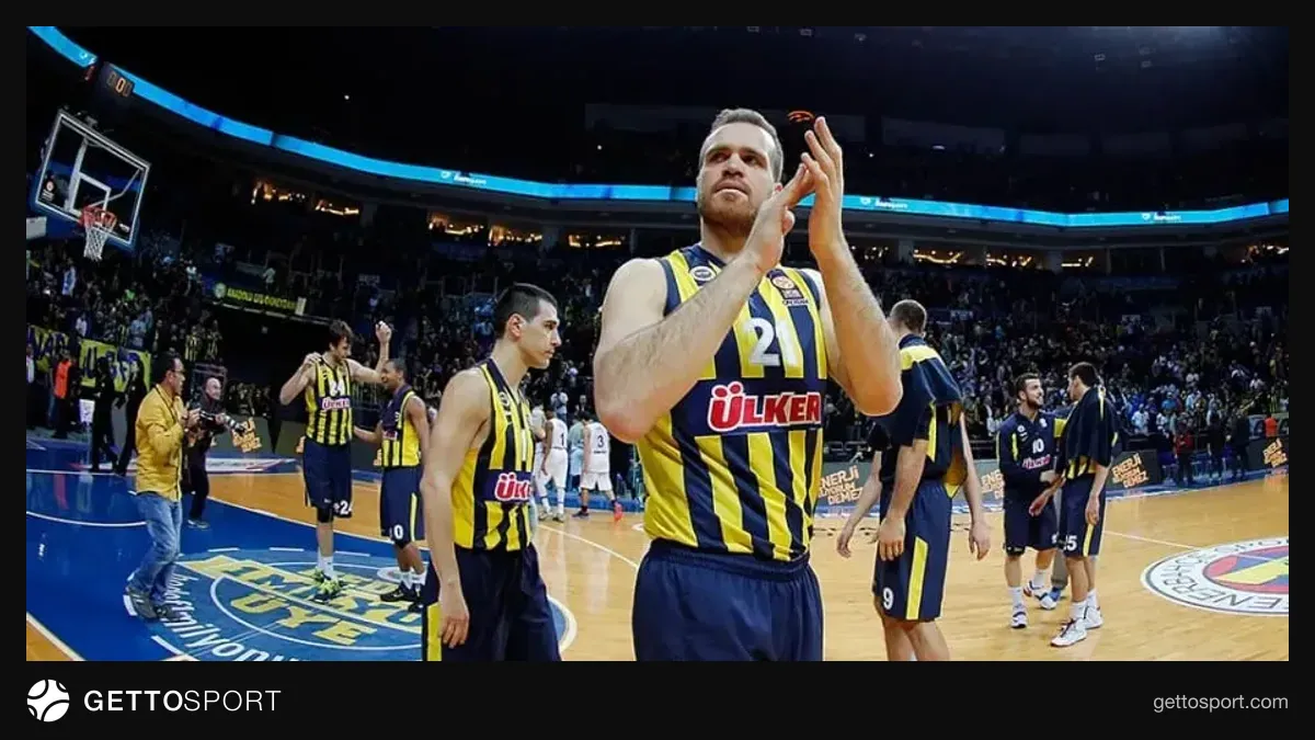 Oğuz Savaş müsahibə verir