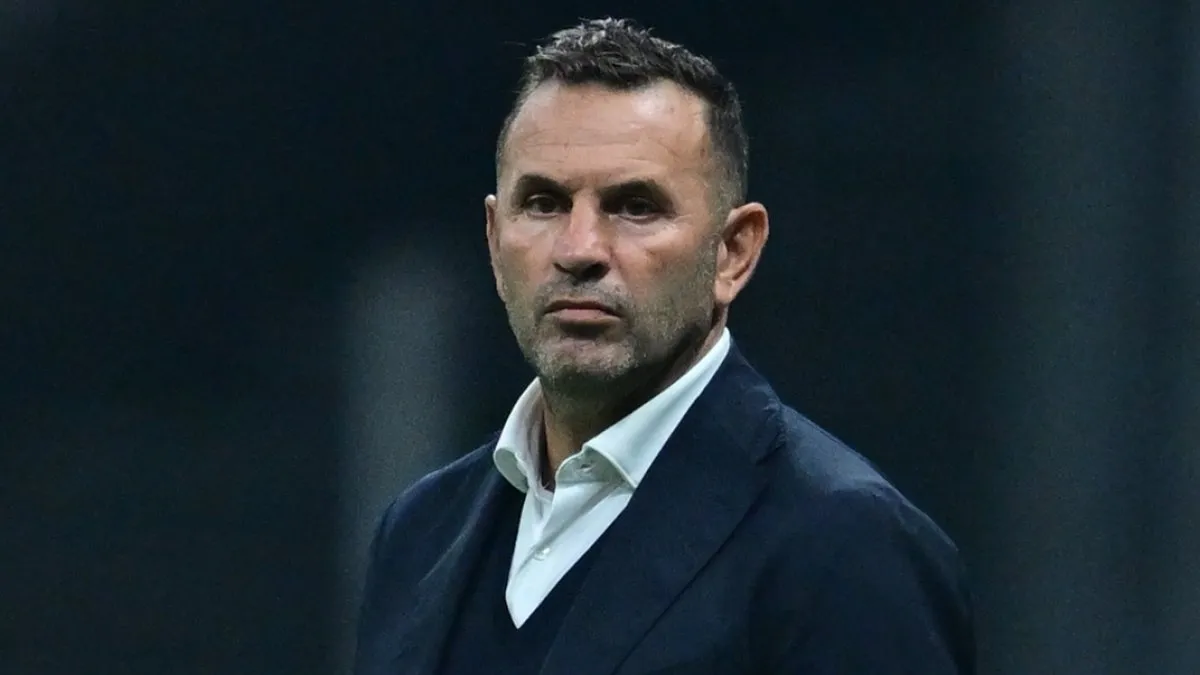 Okan Buruk maç sonrası Galatasaray formasıyla konuşurken