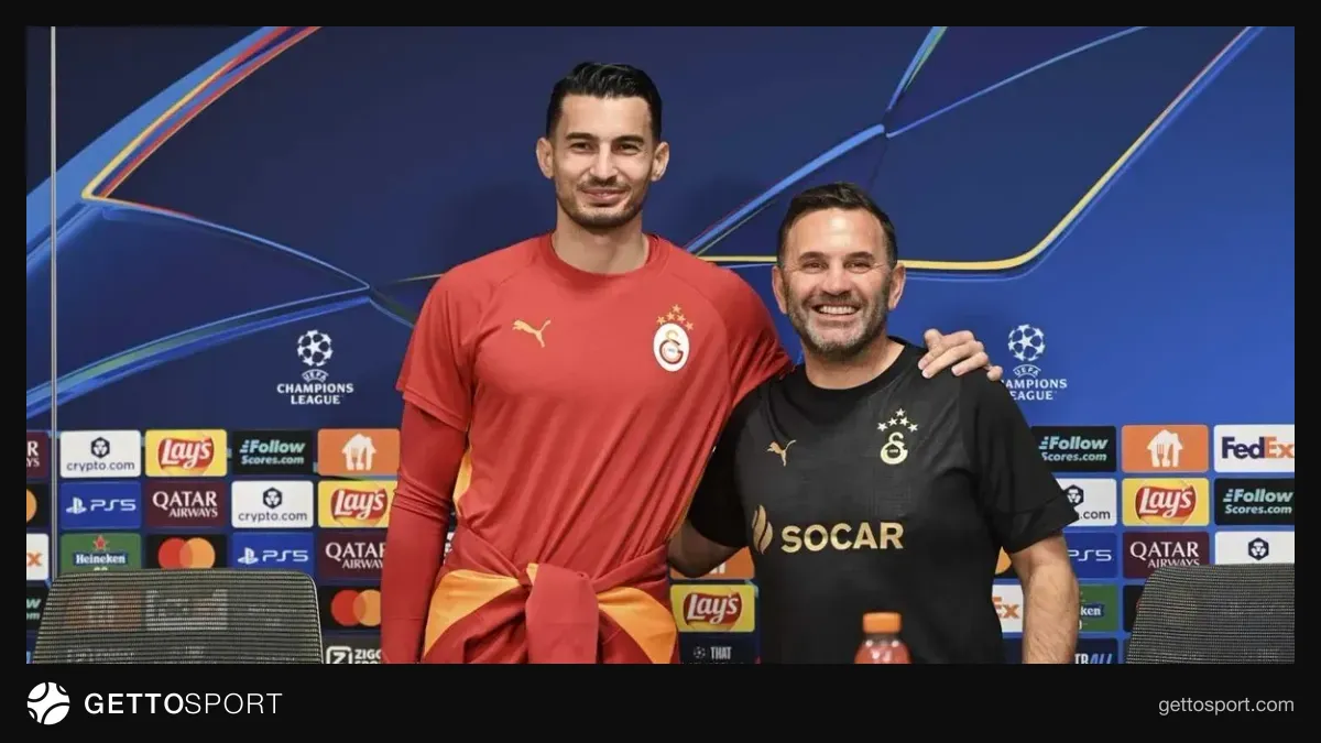 Okan Buruk ve Uğurcan Çakır soyunma odasında karşılıklı konuşuyor
