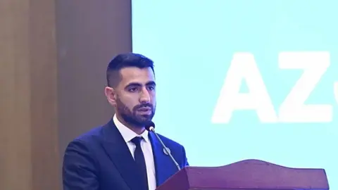 Orxan Hüseynov mətbuat konfransında danışır