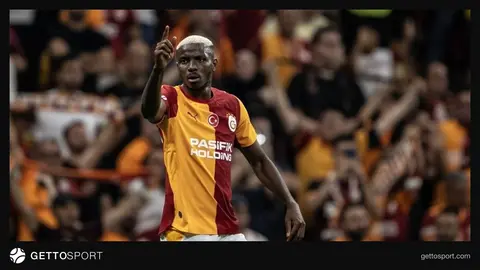 Victor Osimhen Galatasaray formasıyla maç esnasında