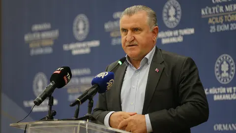 Osman Aşkın Bak resmi portresi veya konuşma fotoğrafı