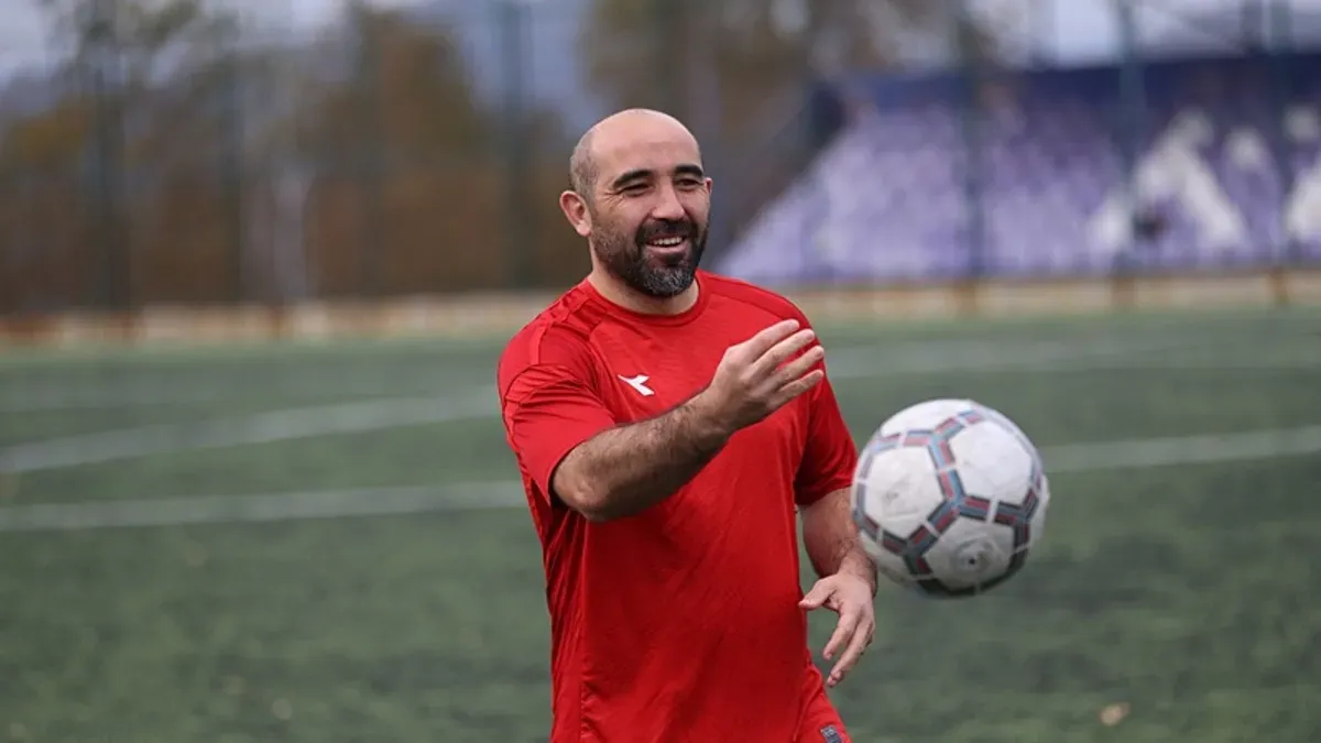 Korgan Belediyespor kaptanı Osman Ismak gol sevincinde takla atarken