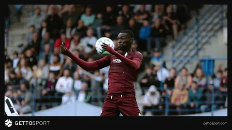 Pape Moussa Fall maçta gol sevinci yaşarken