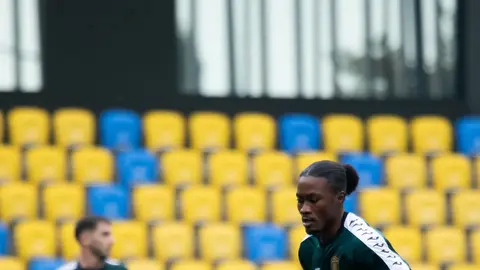 Paulo Quimbila Gəncəbasarın formasında meydanda