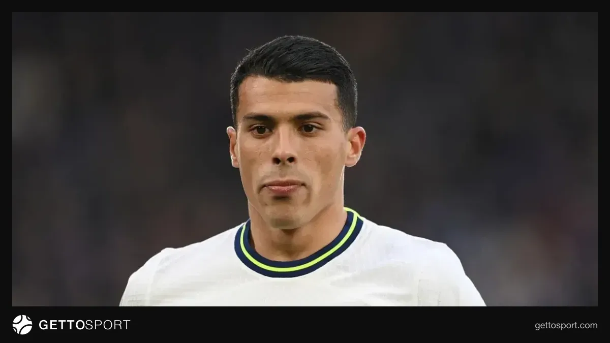 Pedro Porro Tottenhem forması ilə meydanda