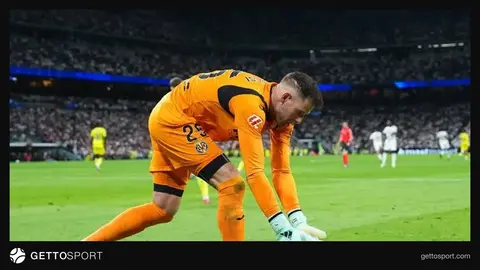 Peter Qulaçi Vilyarreal formasında qapıda dayanıb