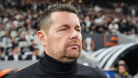 Crystal Palace Teknik Direktörü Pierre Sage maç sonrasında açıklamalarda bulunuyor