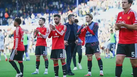 Pol Merson futbol matçını şərh edərkən