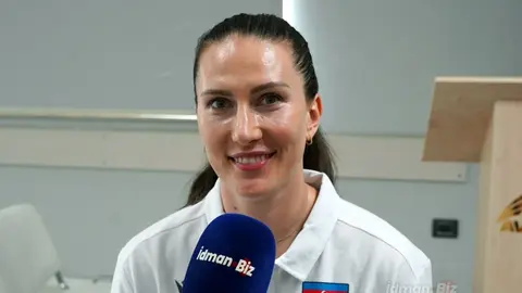 Polina Rəhimova DH Volley forması ilə məkanda danışır