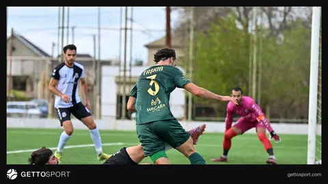 Futbol Masası studiyasında müzakirə gedən aparıcılar