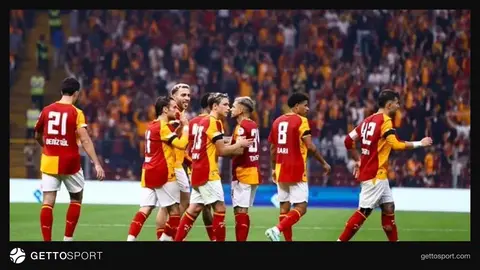 Qalatasaraylı futbolçuların meydanda sevinci, azarkeşlər və klubun sarı-qırmızı forması