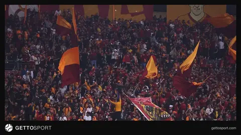 Qalatasaray loqosu və təhlükəsizlik işçiləri ilə stadion görüntüsü