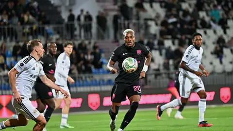 Qarabağ və Sabah oyunçuları, stadion və azarkeşlər