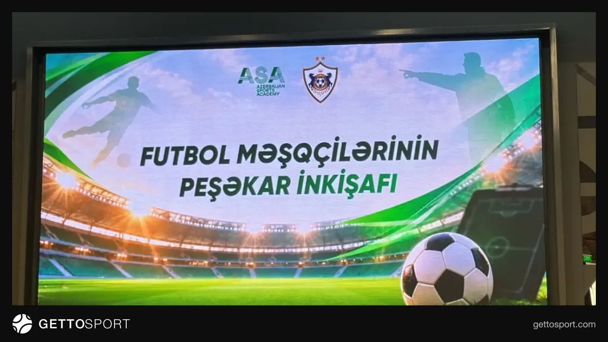 Sertifikat təqdimetmə mərasimində iştirak edən məşqçilər və təşkilatçı rəsmilər