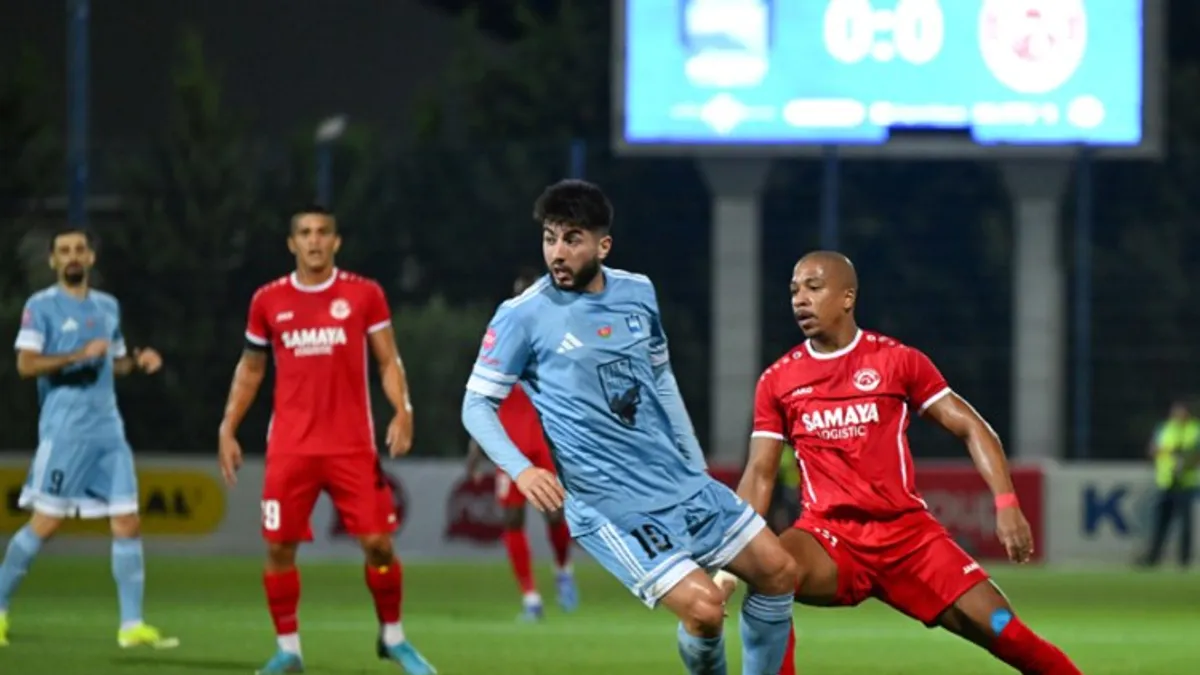 Qarabağ və Zirə futbolçuları oyuna hazırlaşarkən stadion mənzərəsi