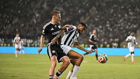 Qarabağın futbolçuları sevinir, rəqibə qarşı derbi anları