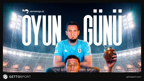 Qarabağ və Neftçi oyunçuları qarşılaşma üçün hazırlıq zamanı stadionda