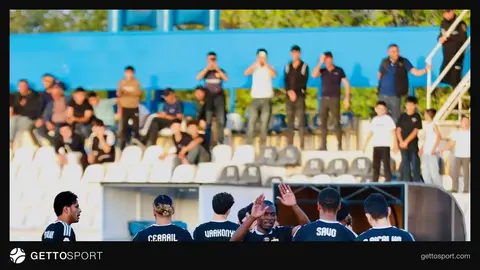 Qarabağ futbolçuları Yevlaxda İmişliyə qarşı matçda qələbəni qeyd edir