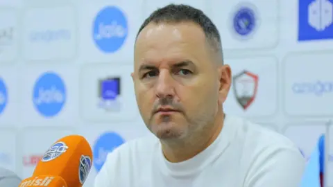 Qəbələ komandasının oyun zamanı səhnəsi Şamaxı stadionunda