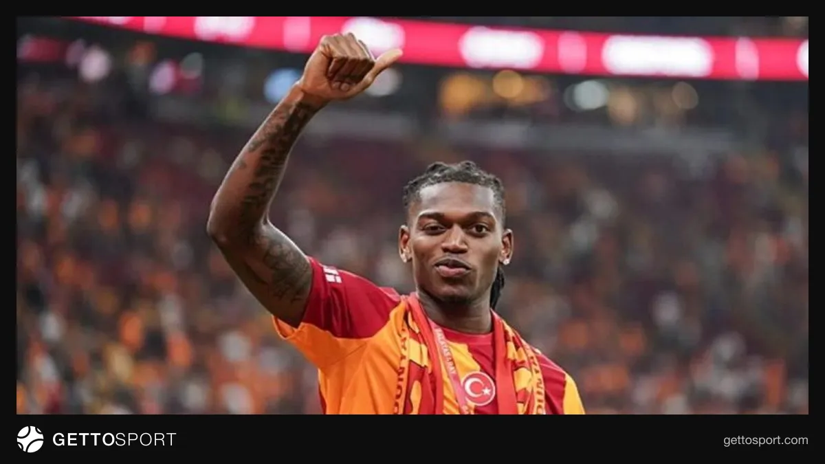 Rafael Leao Qalatasaray forması ilə meydanda