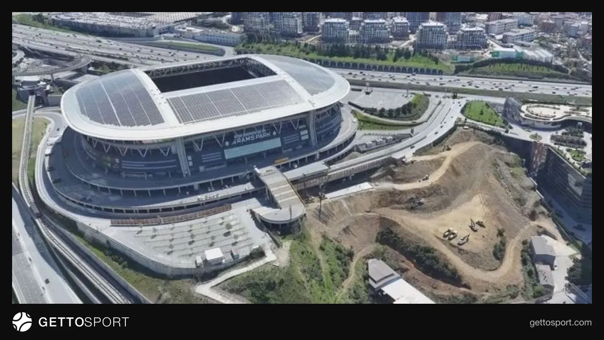 RAMS Park stadyumunun dış cephesi ve etrafındaki şantiye alanı