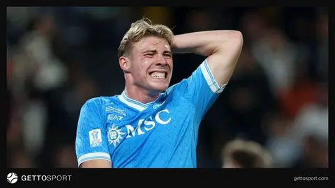 Rasmus Højlundın çıxışı zamanı portret şəkli