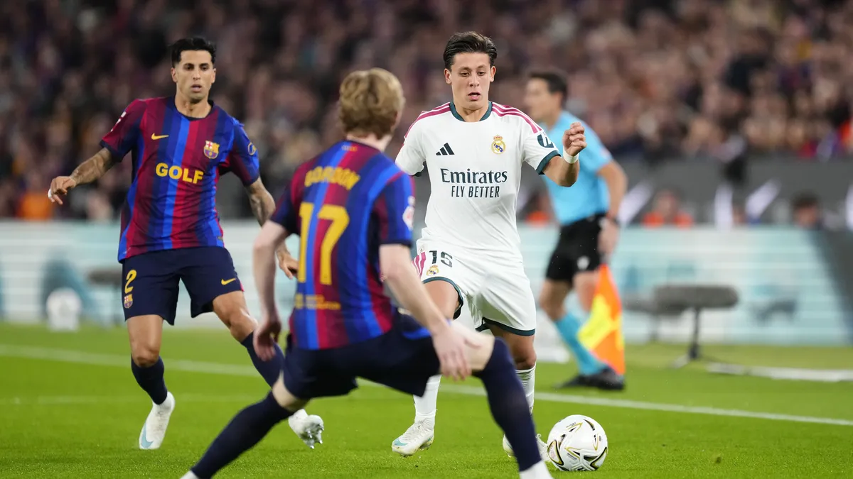 Real Madrid formasıyla Kylian Mbappé gol sevinci; Arda Güler oynarken