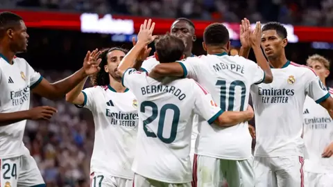 Real Madrid loqotipi və məhkəmə sənədlərinə işarə