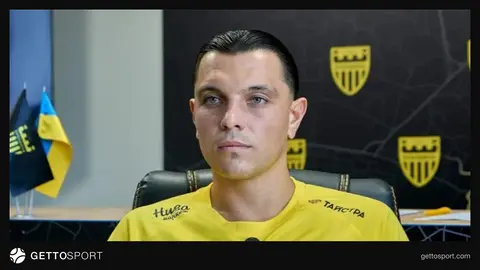 Renat Dadaşov və Bukovina komandası oyun zamanı