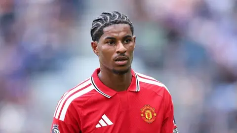 Marcus Reşford meydanda Mançester Yunayted forması ilə