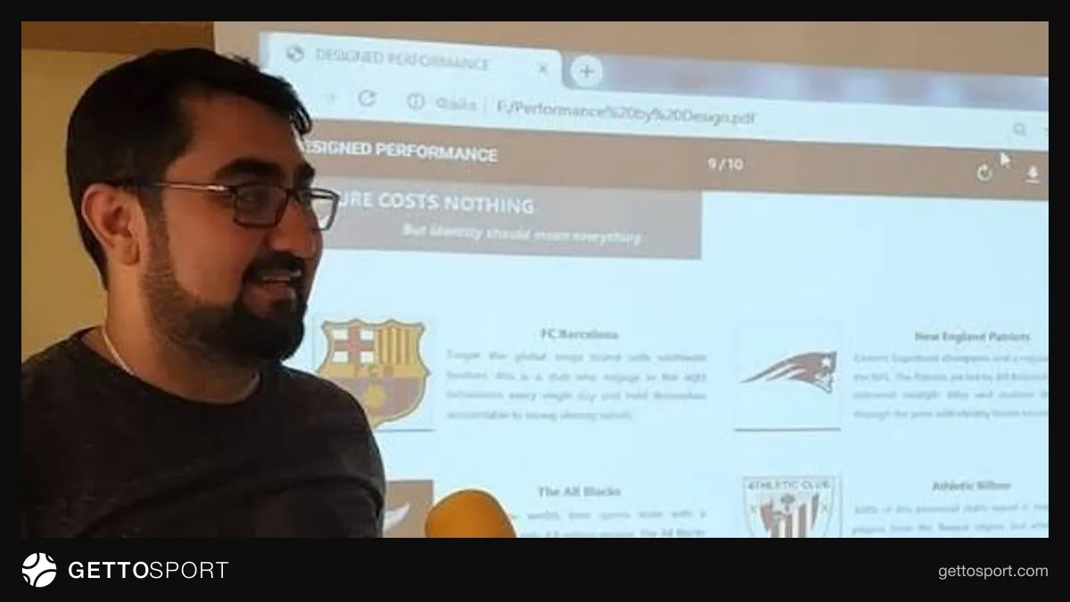 Rəsul Allahverdiyev mətbuat önündə danışır