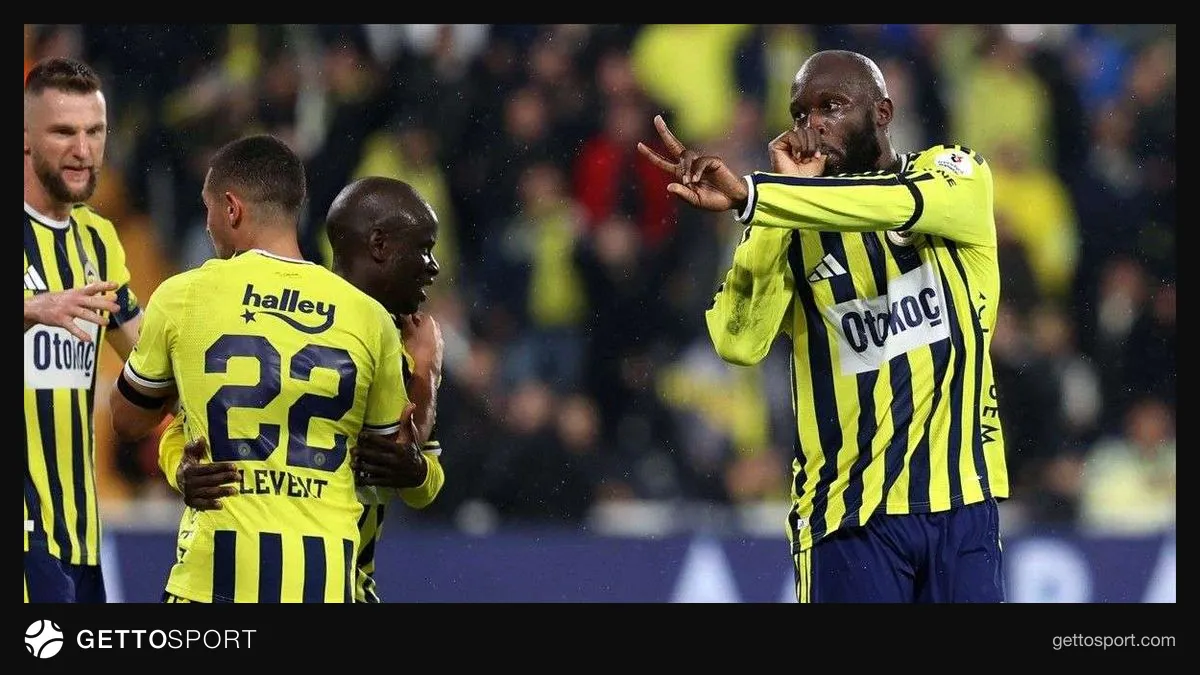 Romelu Lukaku maç sonrası konuşurken Fenerbahçe formasıyla