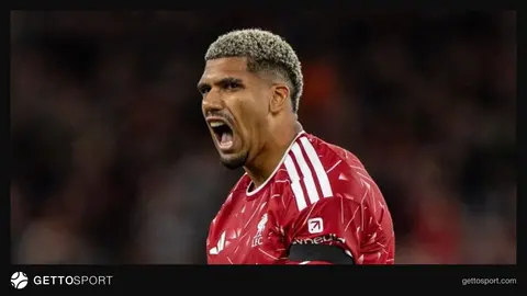 Ronald Arauxo Liverpool formasında meydanda