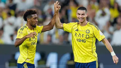 Kriştiano Ronaldo və Kingsley Koman Al-Nassr formasında meydanda