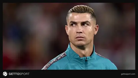 Kriştiano Ronaldo Portuqaliya milli forması ilə skamyada oturub