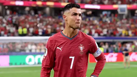 Kriştiano Ronaldo milli komandada məşqə gəlir