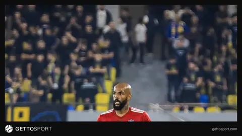Ruan Renato Zirə forması ilə mətbuat konfransında